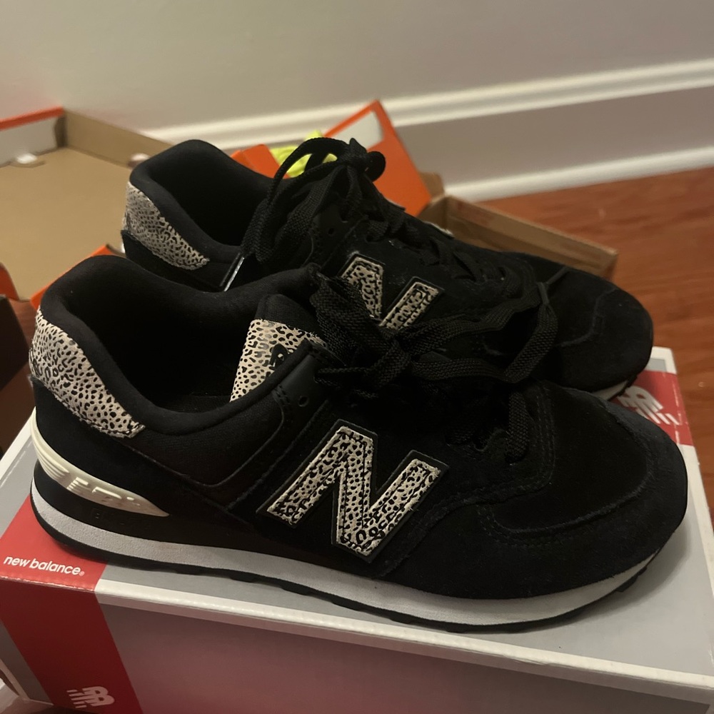 New balance sneakers worn a few times only
